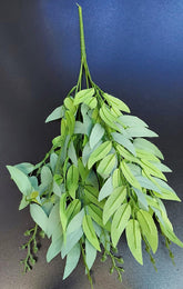 Ramură decorativă ruscus artificial verde deschis – 50cm model cu frunze mate și boboci fini